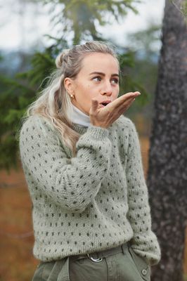 16 - ÅNUNDGENSER, Dame