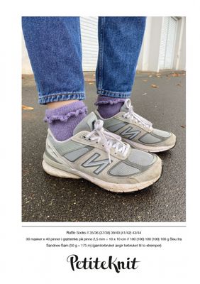 86 - Ruffle Socks